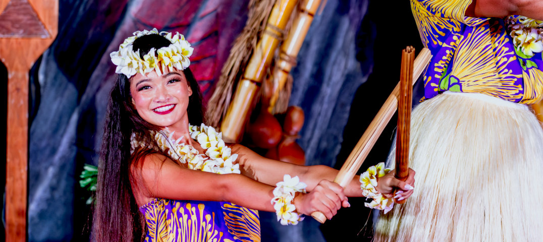 Festive Lū’au-Ali'i Seating